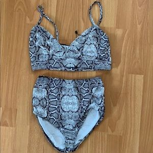 Snake print set